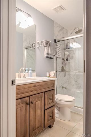 979 Bentley Park Circle, O'fallon, MO 63368