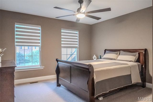979 Bentley Park Circle, O'fallon, MO 63368