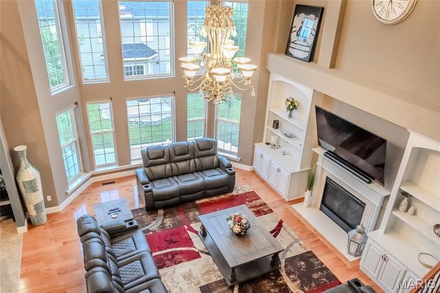 979 Bentley Park Circle, O'fallon, MO 63368