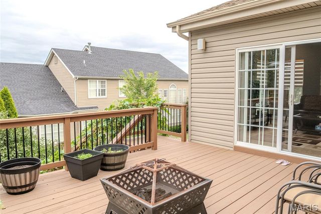 979 Bentley Park Circle, O'fallon, MO 63368