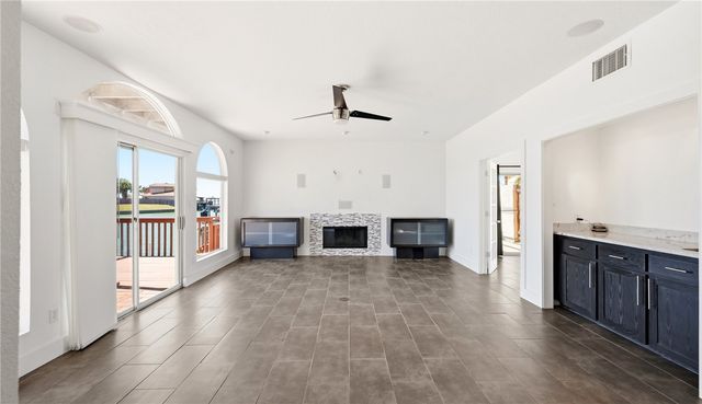 13521 Port Royal Ct, Corpus Christi, TX 78418