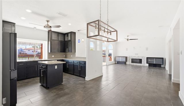 13521 Port Royal Ct, Corpus Christi, TX 78418