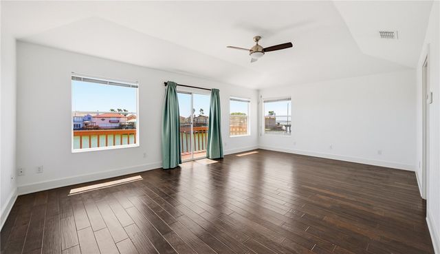 13521 Port Royal Ct, Corpus Christi, TX 78418