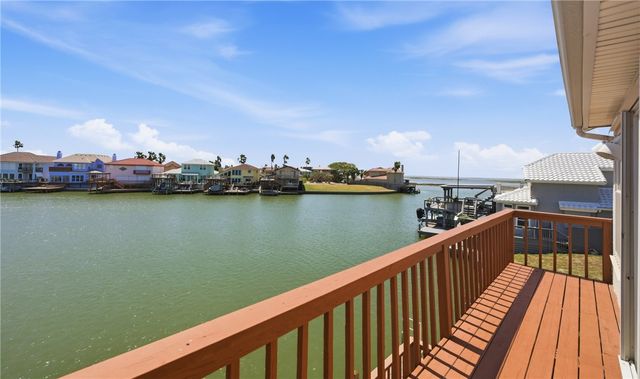 13521 Port Royal Ct, Corpus Christi, TX 78418