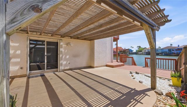 13521 Port Royal Ct, Corpus Christi, TX 78418