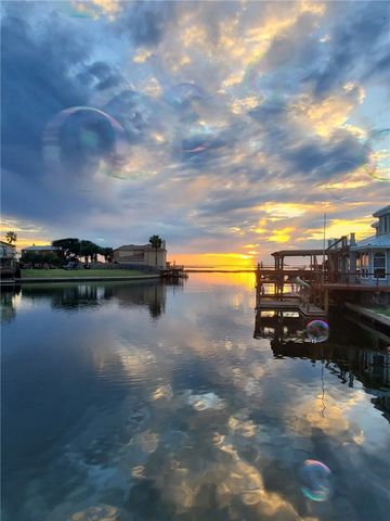 13521 Port Royal Ct, Corpus Christi, TX 78418