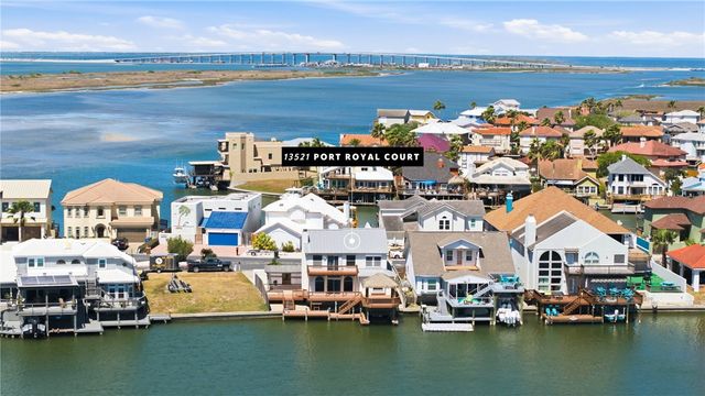 13521 Port Royal Ct, Corpus Christi, TX 78418