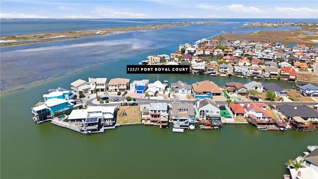 13521 Port Royal Ct, Corpus Christi, TX 78418