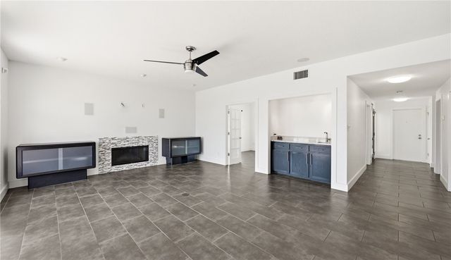 13521 Port Royal Ct, Corpus Christi, TX 78418