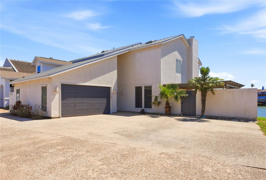 13521 Port Royal Ct, Corpus Christi, TX 78418