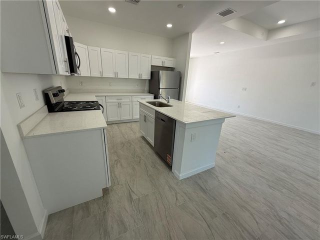 1115 Cove ST E, Lehigh Acres, FL 33974