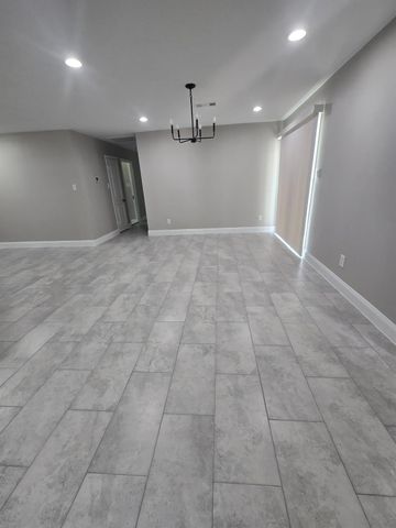 422 West Street, Stafford, TX 77477