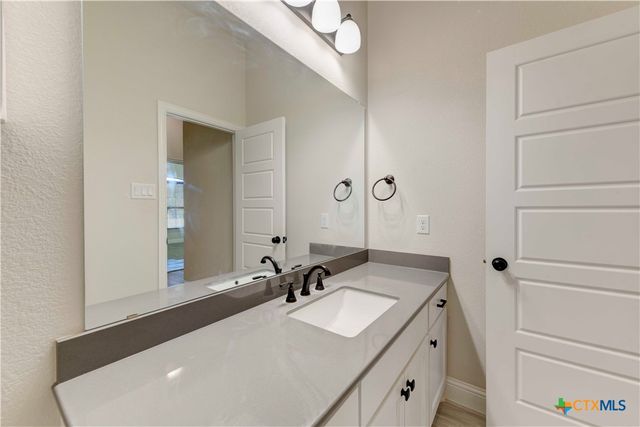 101 Cedar Creek Court, Woodway, TX 76712