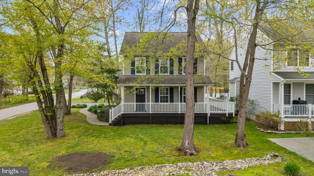 Image 1 of property listing at 3530 SHADY DR, Edgewater, MD 21037