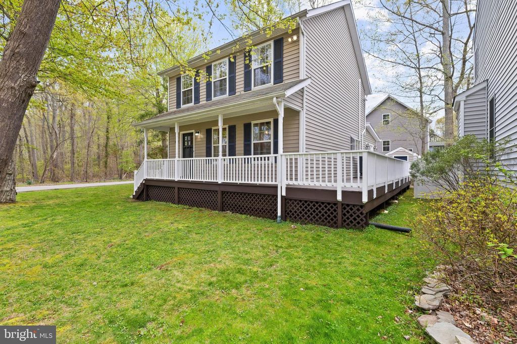 Image 25 of property listing at 3530 SHADY DR, Edgewater, MD 21037