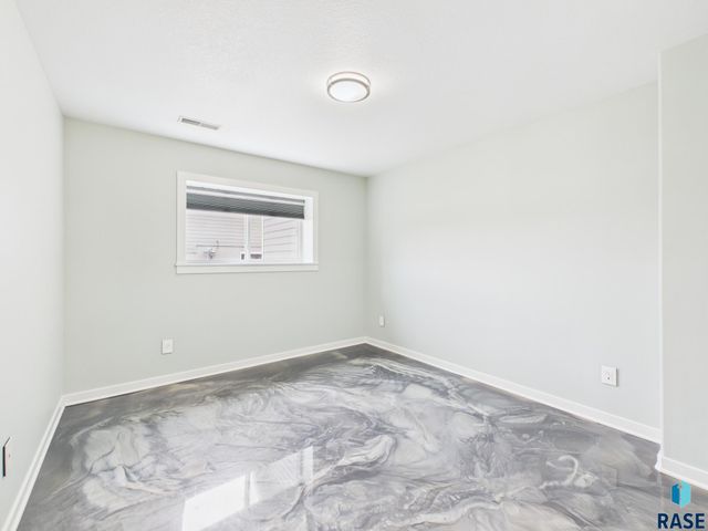 6500 E Steamboat Trl Trail, Sioux Falls, SD 57110