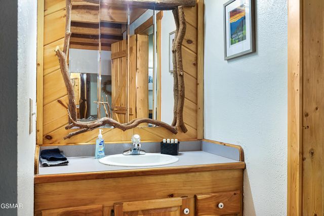 2306 Wooddale Way, Sevierville, TN 37876