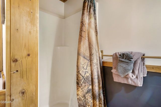 2306 Wooddale Way, Sevierville, TN 37876