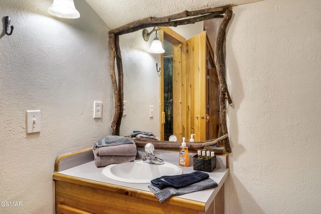 2306 Wooddale Way, Sevierville, TN 37876