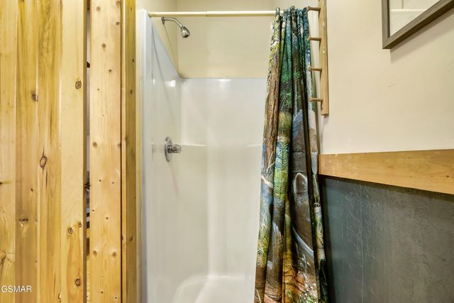 2306 Wooddale Way, Sevierville, TN 37876