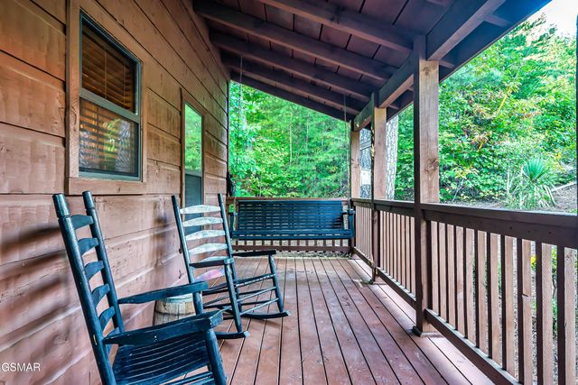 2306 Wooddale Way, Sevierville, TN 37876