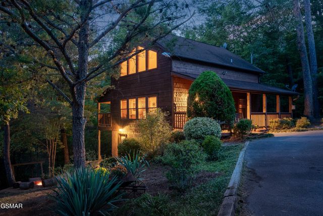 2306 Wooddale Way, Sevierville, TN 37876