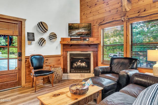 2306 Wooddale Way, Sevierville, TN 37876