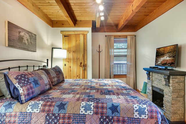 2306 Wooddale Way, Sevierville, TN 37876