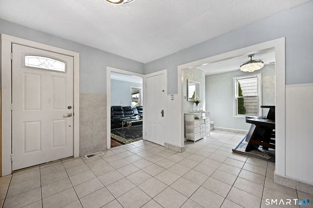 24 Botsford Avenue, Milford, CT 06460