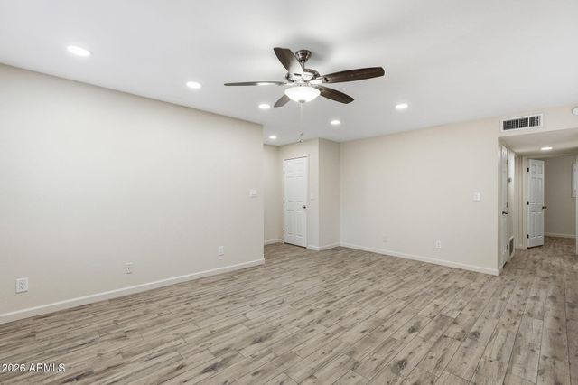 5525 E THOMAS Road C2, Phoenix, AZ 85018