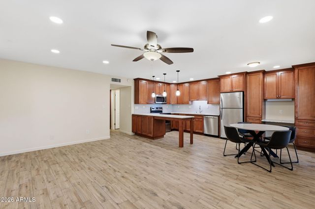 5525 E THOMAS Road C2, Phoenix, AZ 85018