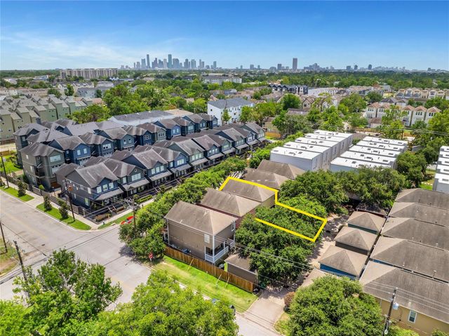 1745 Beall Street, Houston, TX 77008