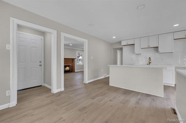 10035 Bramell, Detroit, MI 48239