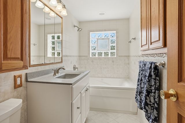 12624 S MASSASOIT Avenue, Palos Heights, IL 60463