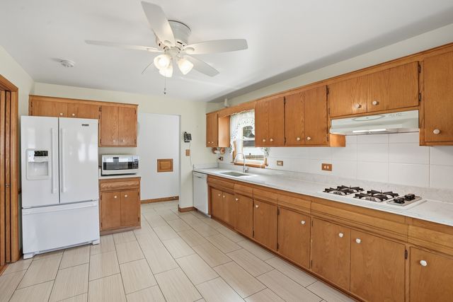 12624 S MASSASOIT Avenue, Palos Heights, IL 60463