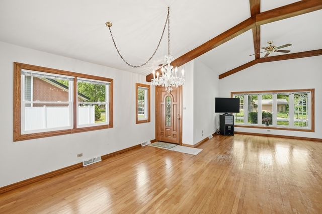 12624 S MASSASOIT Avenue, Palos Heights, IL 60463