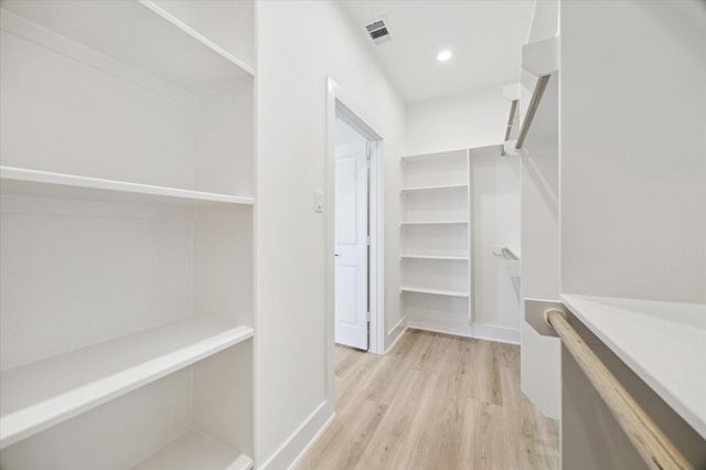 5624 Camino Encantado Drive, Houston, TX 77091