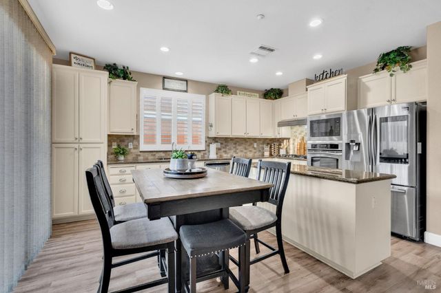 1841 Stockbridge Dr, Fairfield, CA 94534