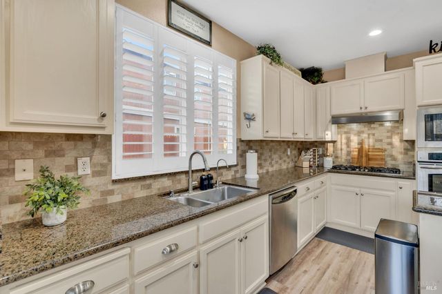 1841 Stockbridge Dr, Fairfield, CA 94534