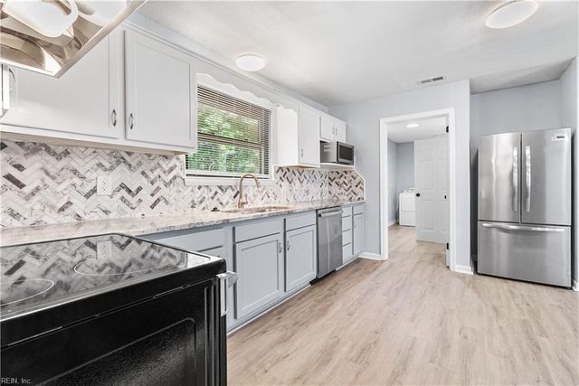 3204 Club House RD, Virginia Beach, VA 23452