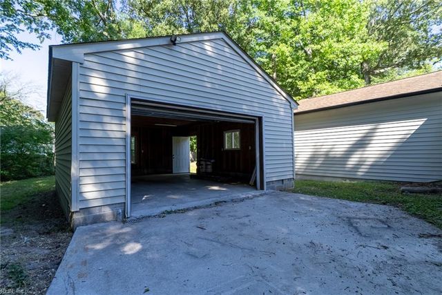 3204 Club House RD, Virginia Beach, VA 23452