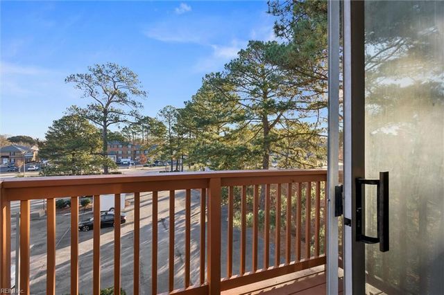 1563 N King St Apt 105, Hampton, VA 23669