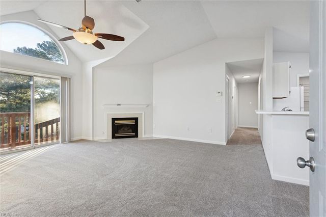 1563 N King St Apt 105, Hampton, VA 23669