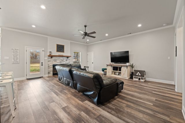 401 N Cleburne Whitney Road, Rio Vista, TX 76093