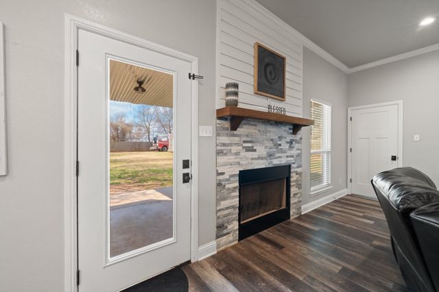 401 N Cleburne Whitney Road, Rio Vista, TX 76093