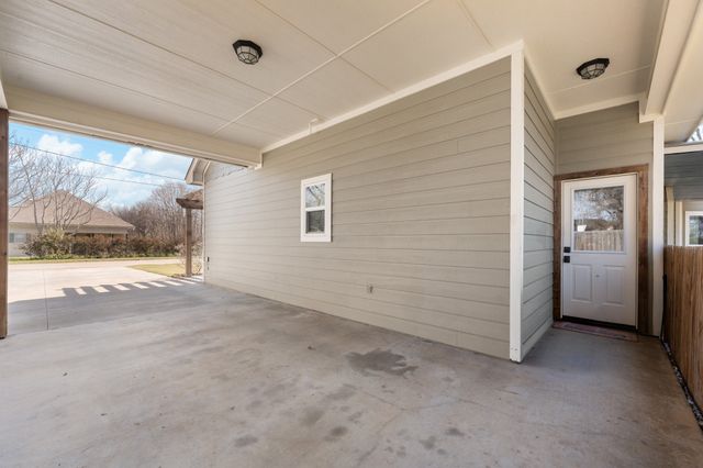 401 N Cleburne Whitney Road, Rio Vista, TX 76093