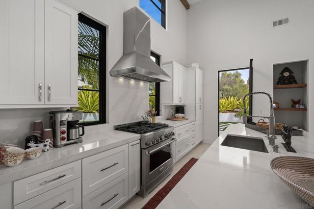 16786 88 Calle Hermosa, San Diego, CA 92127