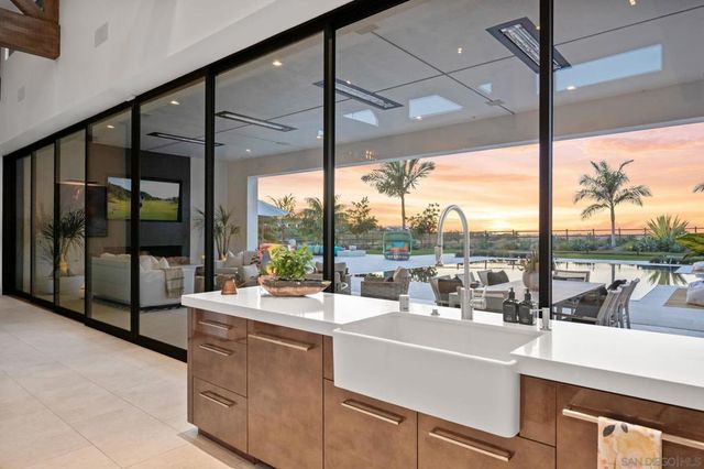 16786 88 Calle Hermosa, San Diego, CA 92127