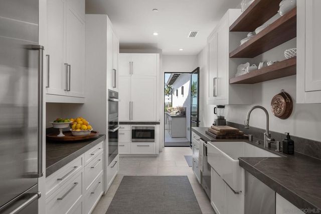 16786 88 Calle Hermosa, San Diego, CA 92127