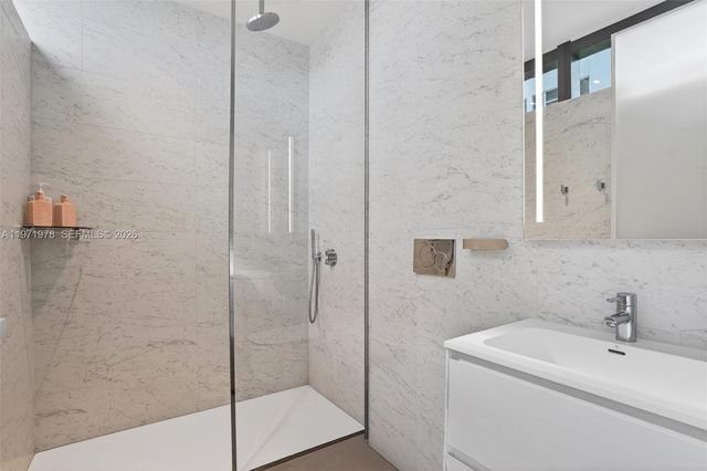 2000 S Ocean Dr 14B, Hallandale Beach, FL 33009